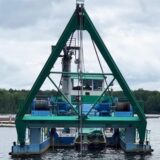 Der Saugbagger ist seit 1995 in dieser Form auf dem Halterner Stausee unterwegs. Matthias Lindner (Gelsenwasser) erklärt die Funktionsweise.