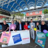 Freuen sich auf „Bühne raus“ im Parkbad Süd: (v.l.) Günter Wohlfarth, Martin Zill, Ralf Ebeling, Tankred Schleinschock, Dirk van Buer, Maja Kost und Marlen Kempf.