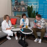 Im Studio auf dem Marktplatz sitzen auch am Donnerstag wieder Katja Wehrland, Nora Varga und Fabian Hollenhorst.
