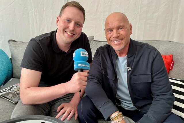 Fabian Hollenhorst interviewt Schlager-Star Olaf Henning kurz vor seinem Auftritt bei Castrop kocht über.