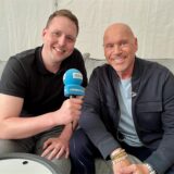 Fabian Hollenhorst interviewt Schlager-Star Olaf Henning kurz vor seinem Auftritt bei Castrop kocht über.