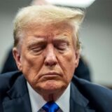 Trump droht eine mehrjährige Freiheitsstrafe, die auch zur Bewährung ausgesetzt werden könnte, oder eine Geldstrafe.