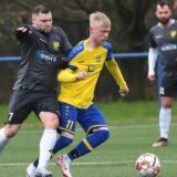 Die Reserve der Spvg Schwerin (gelbe Trikots) gewann ihr Testspiel mit 4:0.