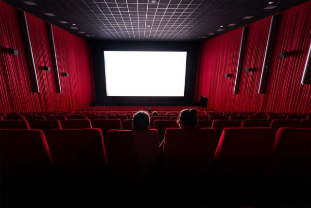 Ein Wittener wird erneut wegen Kinderpornosammelns verurteilt, bekommt eine Bewährungschance. Seine berufliche Perspektive sieht er nun im Pornokino. (Symbolbild)