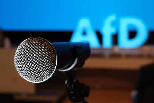 Das Saalmikrofon beim Landesparteitag der AfD Sachsen.