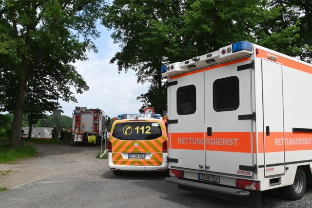 Mit einem Großaufgebot waren Rettungskräfte und Polizei am Halterner Stausee.