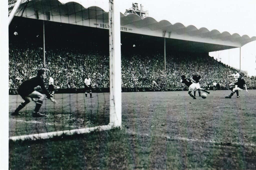 Helmut Rahn schoss das 3:2-Siegtor im Finale gegen das Team aus Ungarn