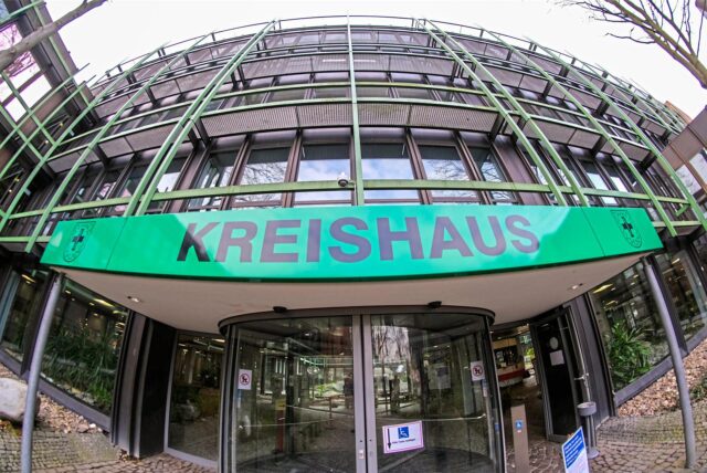 Außenansicht des Eingangs zum Kreishaus in Recklinghausen.