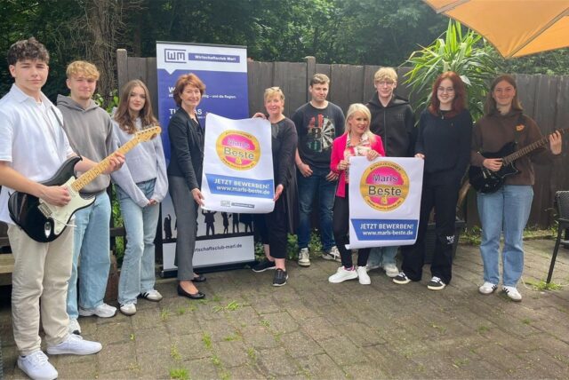 Die Veranstaltung „Marls Beste 2024“ wird organisiert von Uta Heinrich, Susanne Bee und Dr. Jana Emmrich. Die Schulband des Gymnasiums im Loekamp „Firebirds“ spielt an dem Abend in der Erlöserkirche.