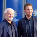 Rudi Völler und Julian Nagelsmann stehen nebeneinander.