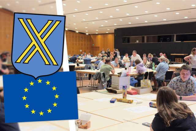 Über 400 Wahlhelfer, hier in der Stadthalle beim Auszählen der Briefwahlbezirke, halfen bei der Europawahl 2024 in Castrop-Rauxel mit.