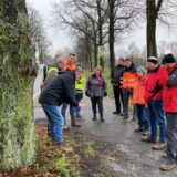 Wie lassen sich moderne und sichere Radwege herstellen, ohne in großem Umfang Bäume fällen zu müssen? Darüber wird in Marl immer wieder vor Ort diskutiert und gestritten wie hier an der Hülsstraße.