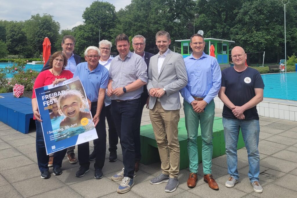 Die Sponsoren und Organisatoren des Freibadfests laden herzlich ins Parkbad Nord ein. Die Sponsoren und Organisatoren des Freibadfests laden herzlich ins Parkbad Nord ein.