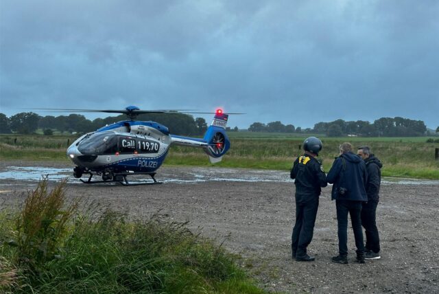 Im Grenzgebiet zwischen Schermbeck und Dorsten ist ein Polizeihubschrauber gelandet.