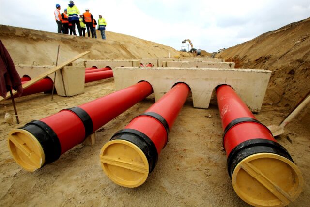 2014 wurden bereits Erdkabel in Raesfeld verlegt. Mit der Windader West sollen erneut Erdkabel in Raesfeld, aber auch in Dorsten und Schermbeck verlegt werden, um Windstrom von der Nordsee nach NRW zu bringen.