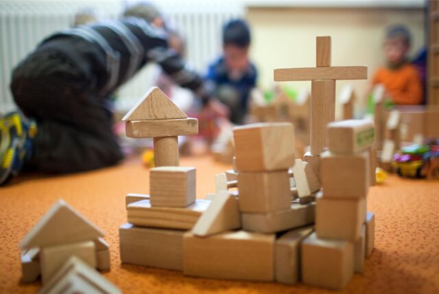 In Castrop-Rauxel gibt es 26 Kindergärten mit kirchlichem Bezug. Weit mehr als ohne. Doch auch da gibt es Personalmangel. Auch, weil die Auswahl der Erzieherinnen auf Gläubige verengt ist?