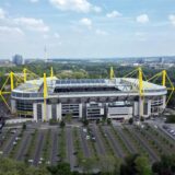 Blick auf den Signal Iduna Park in Dortmund (während der EM 2024 „BVB Stadion Dortmund“), in dem sechs EM-Spiele ausgetragen werden.