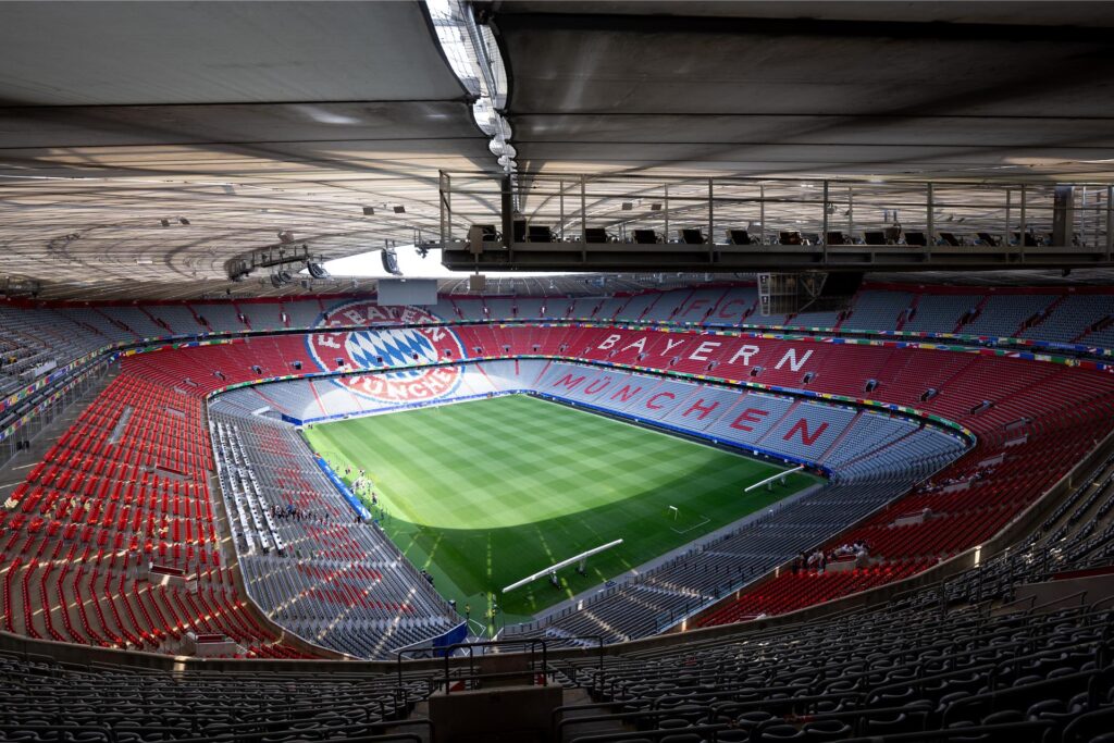 Blick in den Innenraum der Allianz Arena (während der EM Blick in den Innenraum der Allianz Arena (während der EM
