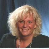Foto einer blonden Frau.