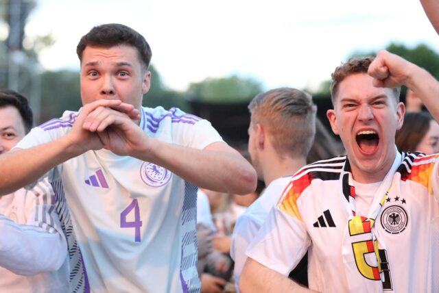 Fans im Westfalenpark