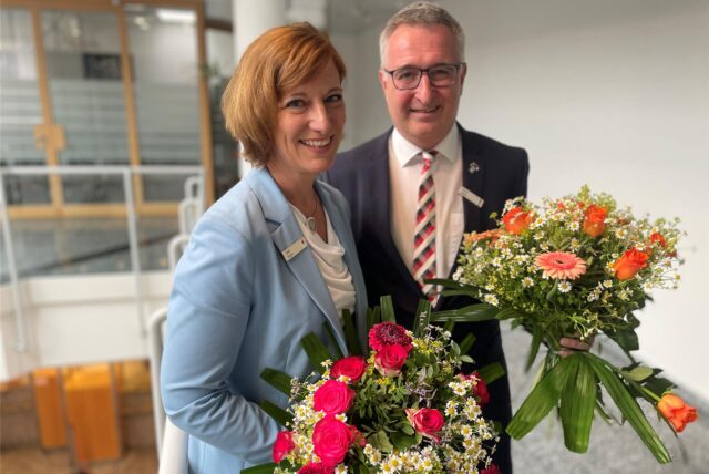 Die Sparkasse Castrop-Rauxel stellt sich an der Spitze neu auf. Für Rainer Kruck und Katja Düppe gab es gleichermaßen was zu feiern in dieser Woche.