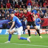 Nedim Bajrami trifft nach 23 Sekunden zur Führung.