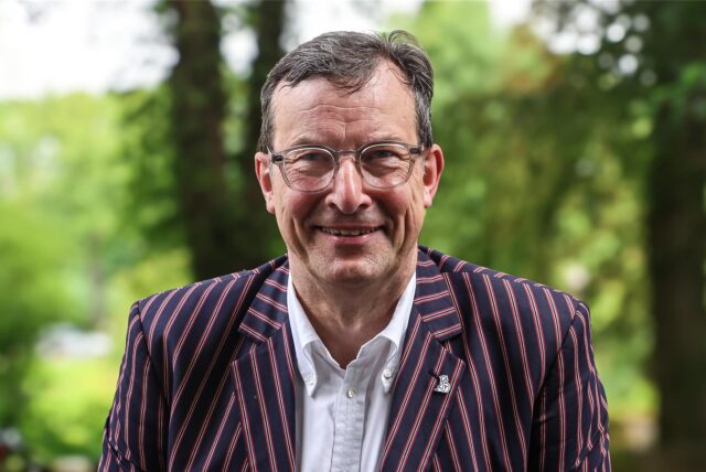 Ulrich Wantia, hier in seiner Funktion als Vorsitzender der Theater- und Konzertfreunde Dortmund beim „SommerTagTraum“ im Rombergpark am 16.6.2024.