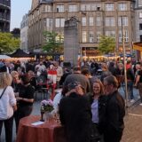 Der Naschmarkt zieht donnerstags schon jetzt viele Besucher an.