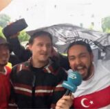 Ein Fan der Türkei brüllt „wir wollen einfach umbringen“ in das Mirko unseres Reporters am Borsigplatz.