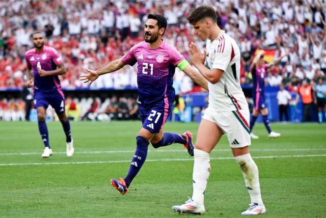 Ilkay Gündogan jubelt nach einem Treffer.
