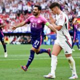 Ilkay Gündogan jubelt nach einem Treffer.