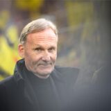 Hans-Joachim Watzke guckt in die Kamera.
