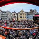 Das Open-Air-Konzert der Neuen Philharmonie Westfalen auf dem Altstadtmarkt in Recklinghausen
