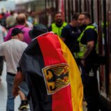 Ein deutscher Fan am Bahnsteig