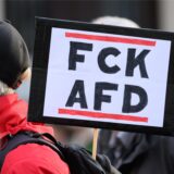 Teilnehmer einer Demonstration gegen die AfD (Archivbild).