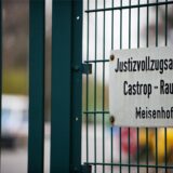 Das Torschild der JVA in Castrop-Rauxel.