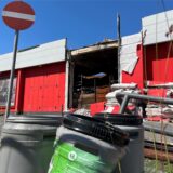 Nach dem Feuer am Hagebaumarkt sind die Abrissarbeiten im vollen Gange.