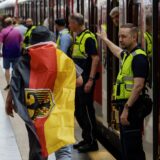 Mit Bus und Bahn zu den Spielen der EM. So kommt man am Samstag von Castrop-Rauxel nach Dortmund.