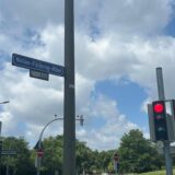 Straßenschild mit dem „neuen“ Straßennamen: Niclas-Füllkrug-Allee.