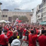 Viele Fans der Türkei auf dem alten Markt während des Spiels der EM gegen Georgien.