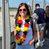 Die deutsche Nationalmannschaft ist vor dem Achtelfinale am Samstag am Flughafen Dortmund gelandet. Einige Fans kamen zur Begrüßung.