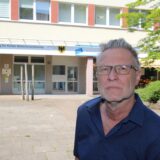 Axel Kunstmann ist Bezirksbürgermeister von Mengede. Zwei Wochen nach der Europawahl 2024 vor dem Wahllokal Wattenscheidskamp in Bodelschwingh zu stehen, schmerzt ihn doppelt – als Demokrat und als Grüner.