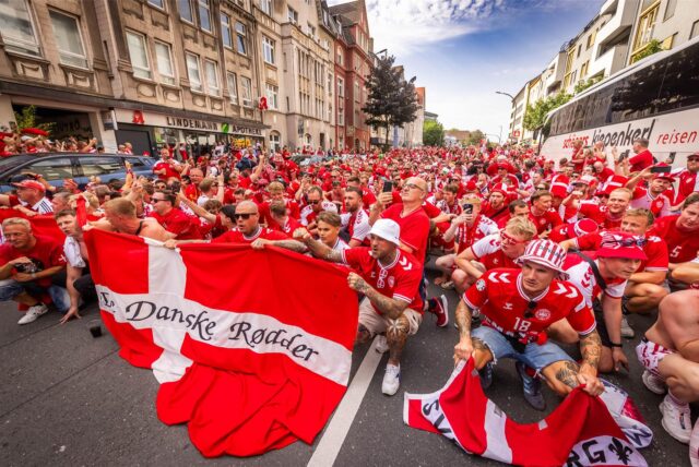 Fanmarsch der Dänen in Dortmund