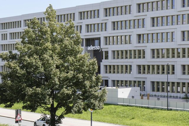 Das Firmengebäude von Adesso an der B1.