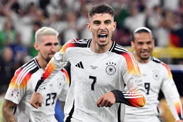 Kai Havertz läuft und jubelt.