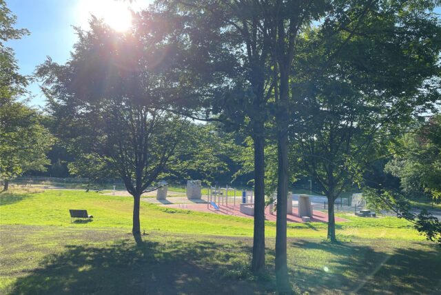 Der Super-Spielplatz am Hallenbad steht kurz vor der Vollendung.