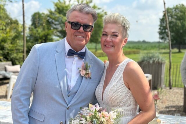 Verena und Markus Sewald mitten im Grünen, in Datteln, im Klein glücklich.
