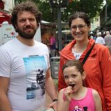 Lars und Sarah Hackstein mit Tochter Sophia. Sie leben gerne in Hombruch, der Dortmunder Hochburg der Demokraten.