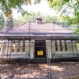 Die „Grüne Kapelle“ auf dem alten ev. Friedhof in Recklinghausen ist eingerüstet.