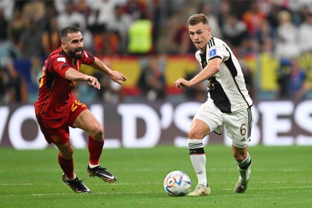 Joshua Kimmich und Daniel Carvajal im Laufduell.